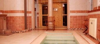 Lv Vay Villa Hotel