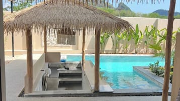 Villa, 3 chambres, fumeurs, patio | Piscine | Piscine extérieure