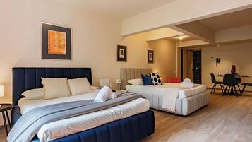 Departamento familiar | Escritorio y espacio para trabajar con laptop