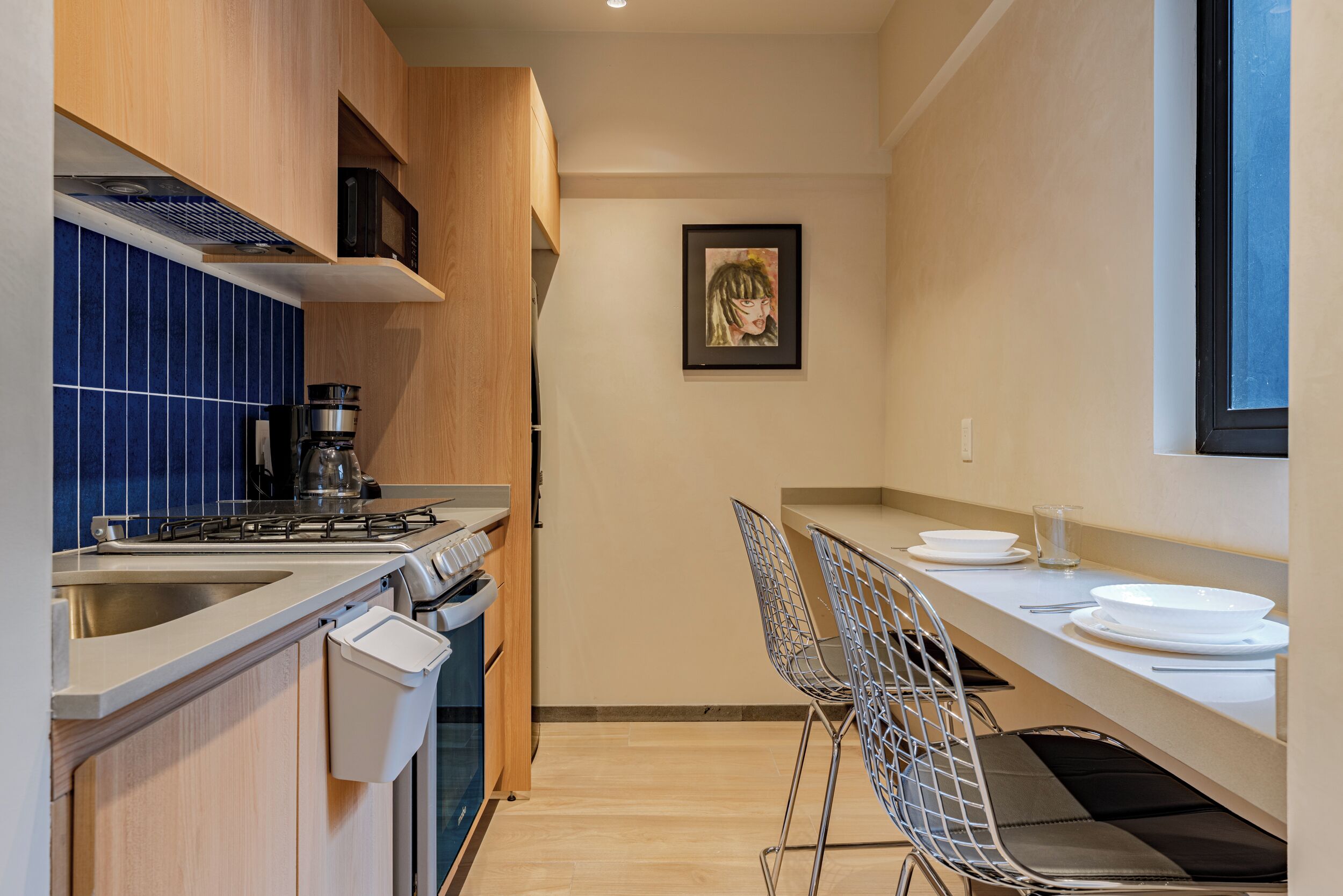 Standard Apartment | Private kitchen | Full-sized fridge, microwave, oven, stovetop