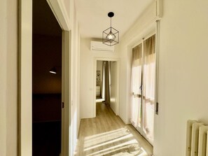 Interior - Leonardo Academy & Relax 95sqm Gardens and Terrace (Sesto Calende)