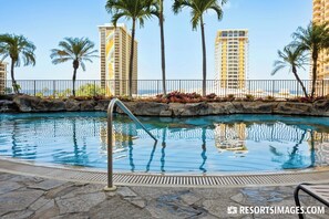 Pool - Hilton Hawaiian Village Premium 1BR Villa Kalia Tower -Superb Amenity! (Honolulu)