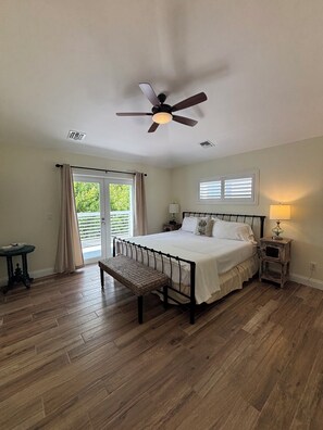 Room - Marlin Beach 3-bedroom house in Islamorada with private hot tub and beach access (Islamorada)