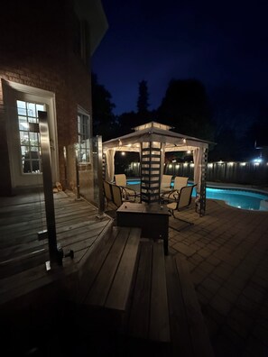Pool - Modern Pool Retreat | 5 mins to Airport | Full House (Toronto)