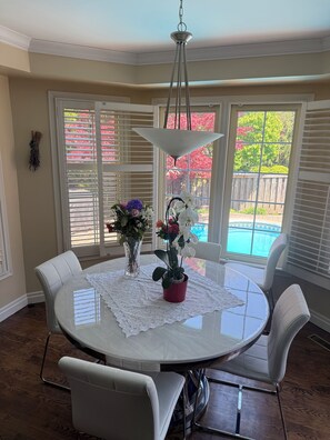 Dining - Modern Pool Retreat | 5 mins to Airport | Full House (Toronto)