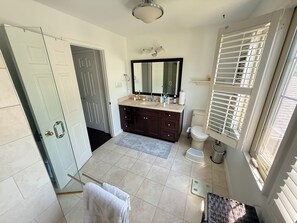 Bathroom - Modern Pool Retreat | 5 mins to Airport | Full House (Toronto)