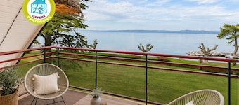 Exceptional duplex with lake view and direct access to Lake Geneva – Between Évian and Thonon