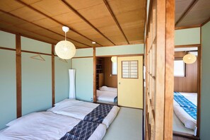 Room - Vrbo Property (大阪市)