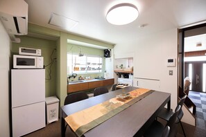 Private kitchen - Free parking/USJ 6 min. by car/No need to worry even if baby is crawling! Clean and neatly arranged from a physician's point of view 5 Japanese-style rooms (大阪市)