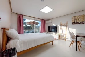 Basic Room, 1 Bedroom (Tinkerbell A101) | 1 bedroom, free WiFi