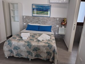 Room - Vrbo Property (Montegrotto Terme)