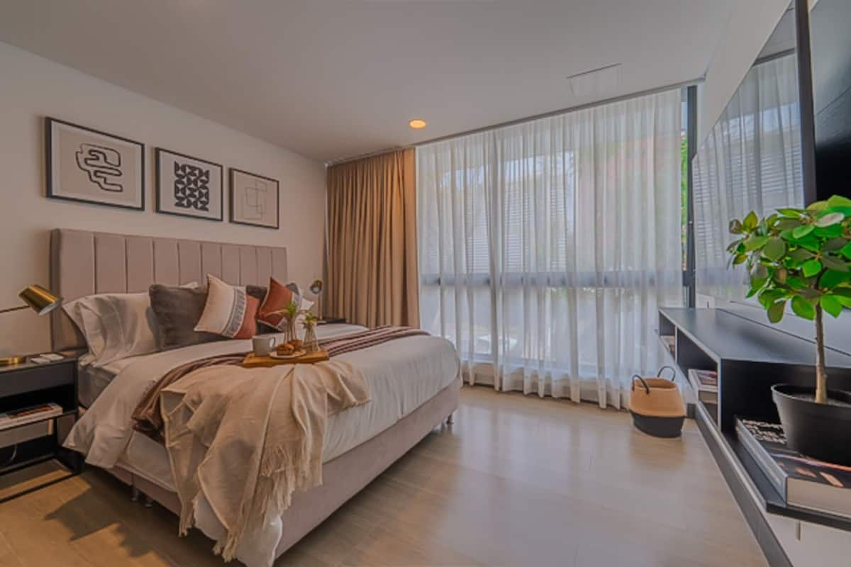 Apartment | In-room safe, blackout drapes, iron/ironing board, WiFi (free)