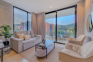 Luxury Apartment, Balcony | Living area - Edificio Riomaggiore City Tower (Cali)