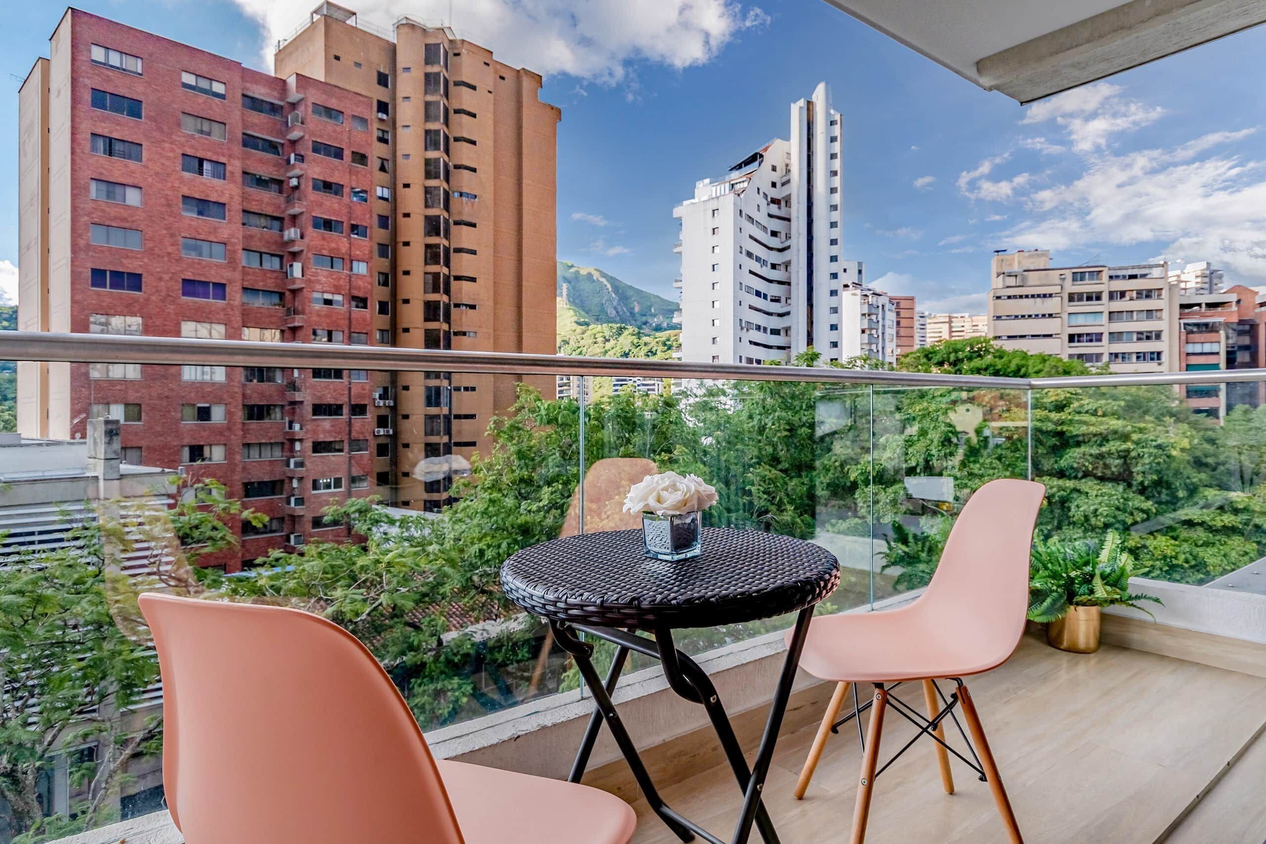 Apartment | Outdoor dining