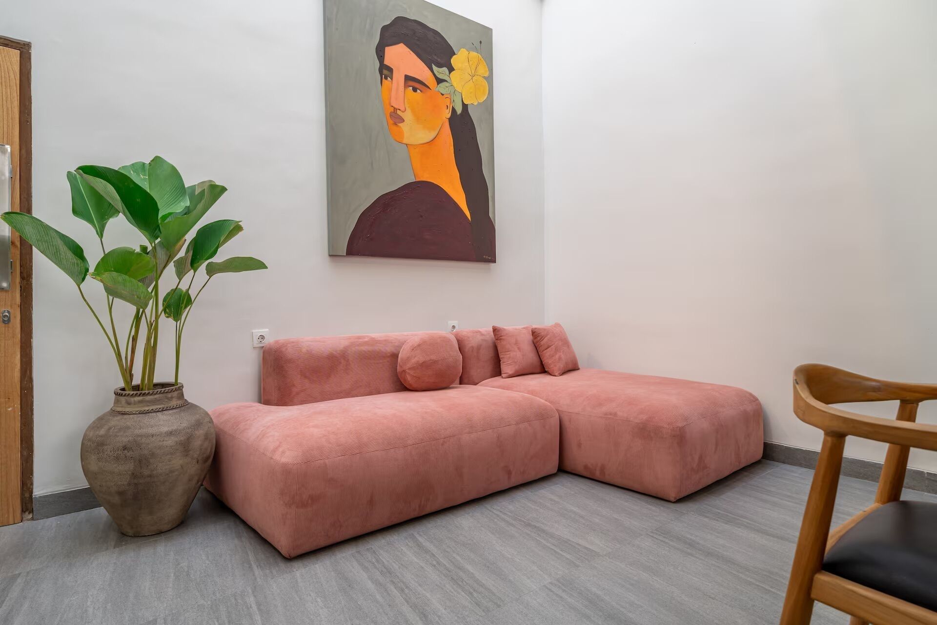 Villa – deluxe, 2 soverom, privat basseng | Oppholdsområde | En 50-tommers smart-TV med digitale kanaler