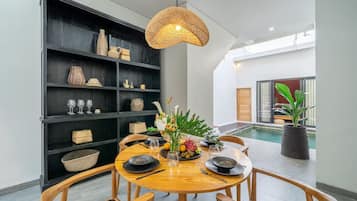 Deluxe-Villa, 2 Schlafzimmer, eigener Pool | Speisen