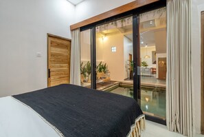 Deluxe Villa, 2 Bedrooms, Private Pool | Egyptian cotton sheets, premium bedding, in-room safe - Kutesa Villa Bali (Kerobokan)