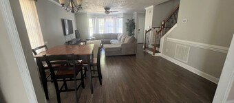 3-bedroom bungalow in delightful Fayetteville with AC