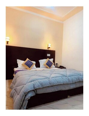 Deluxe Room - Hotel Brownhills (Kargil)