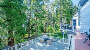 Outdoor dining - Lakefront Retreat with Game Room, Fire Pit, Hiking Trail, Fireplace, & More (Lake Arrowhead)