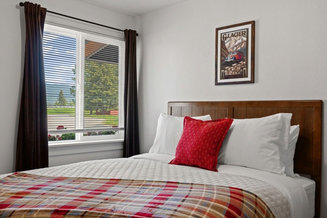 Travel cot, WiFi, bed sheets