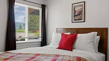 Travel cot, WiFi, bed sheets
