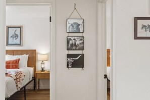 Lit parapluie, Wi-Fi, draps fournis