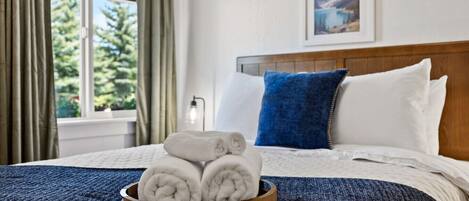 Lit parapluie, Wi-Fi, draps fournis