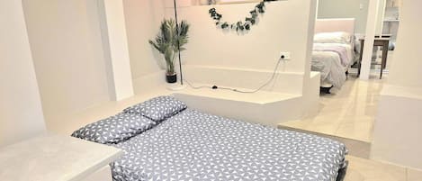 1 bedroom, iron/ironing board, internet