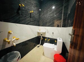 Bathroom - Shri Hit Maya Dham (Vrindavan)