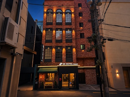 Exterior. SR Compact Hotel Sinchon