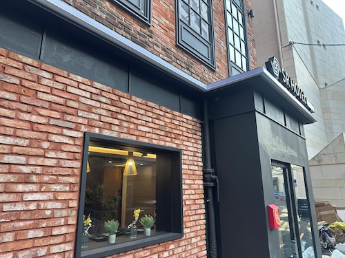 SR Compact Hotel Sinchon