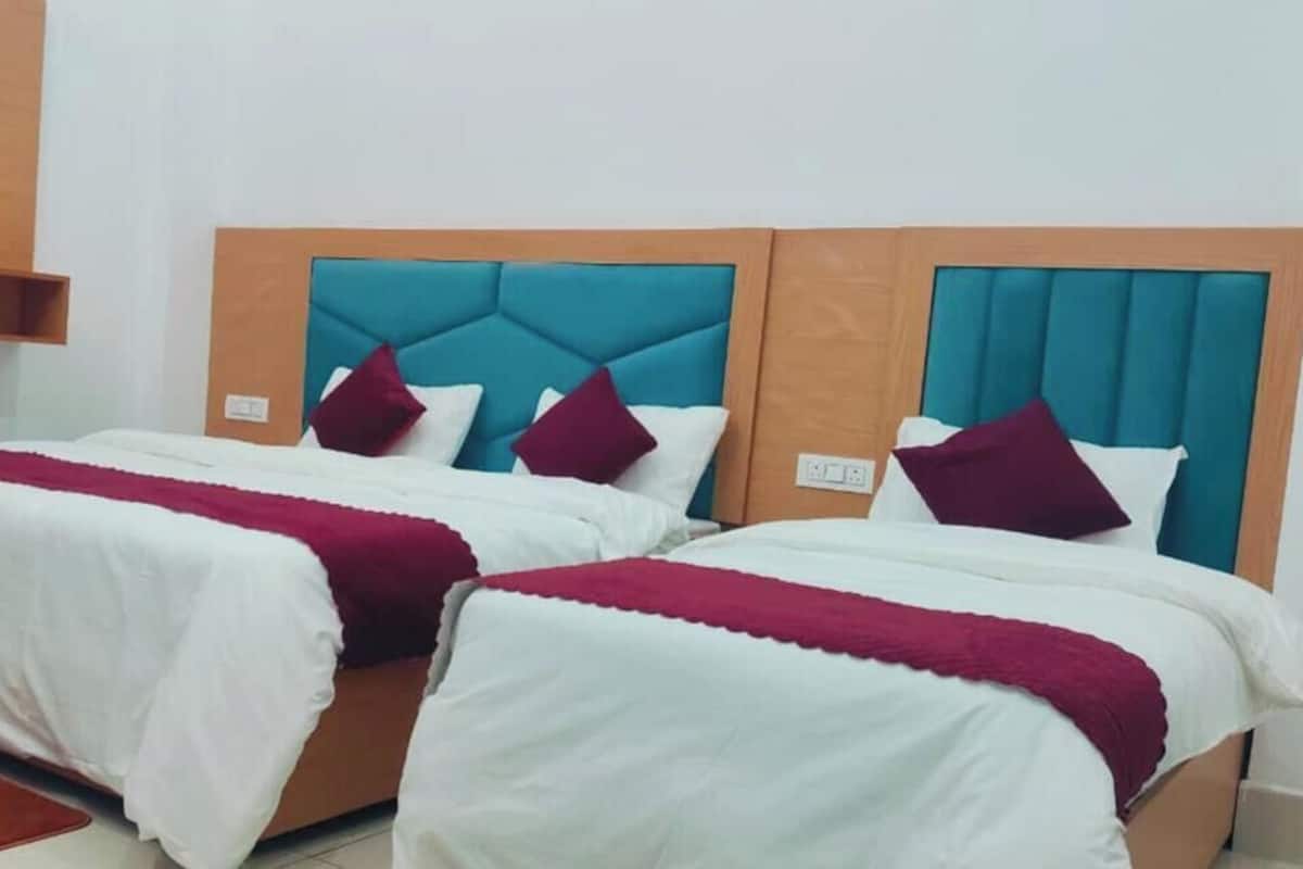 Deluxe-Einzelzimmer, Balkon, HĂŒgelblick | Schreibtisch, laptopgeeigneter Arbeitsplatz, kostenloses WLAN