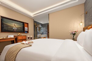 Luxury Double Room, City View | Spa