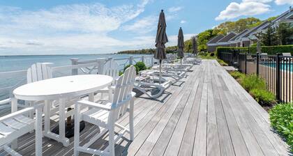Hampton Bays Townhouse - Pool, Beach Access