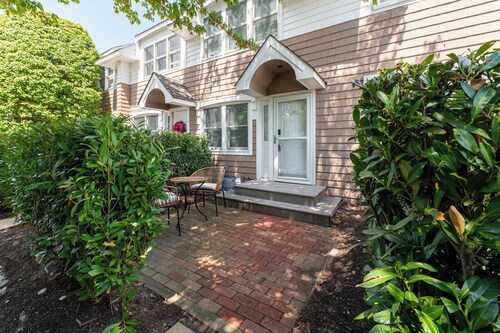 Hampton Bays Townhouse - Pool, Beach Access