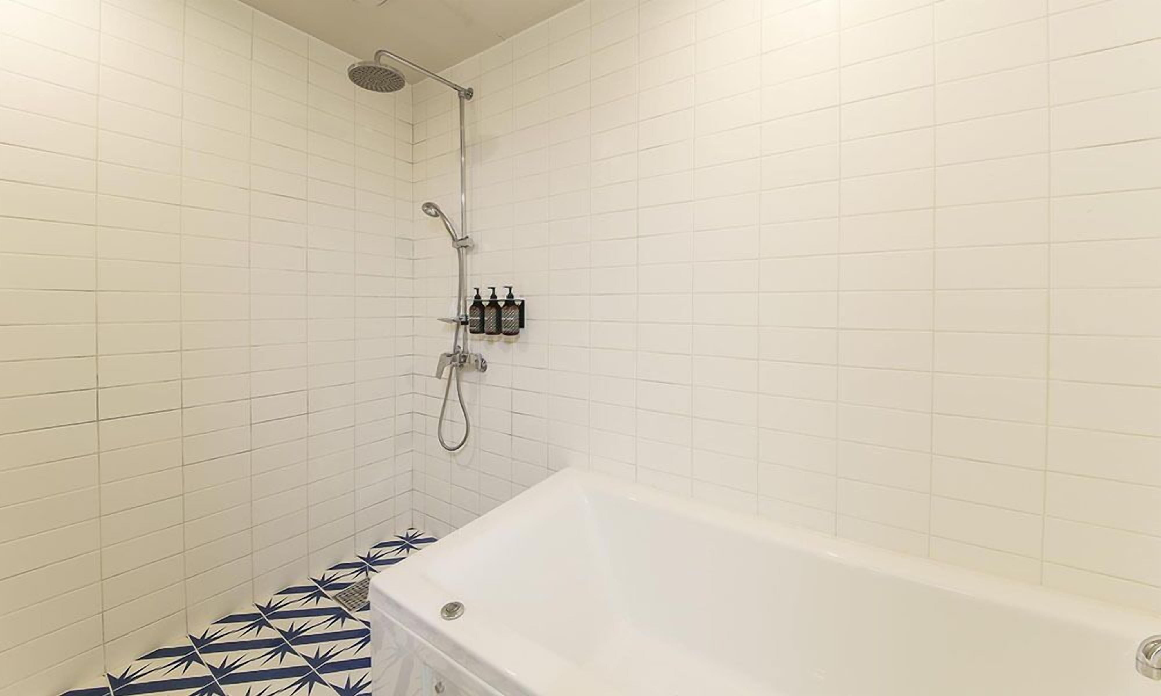 Double Room | Down comforters, individually decorated, individually furnished