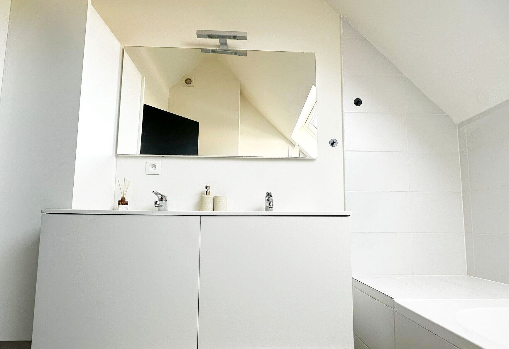 Departamento básico | Baño compartido