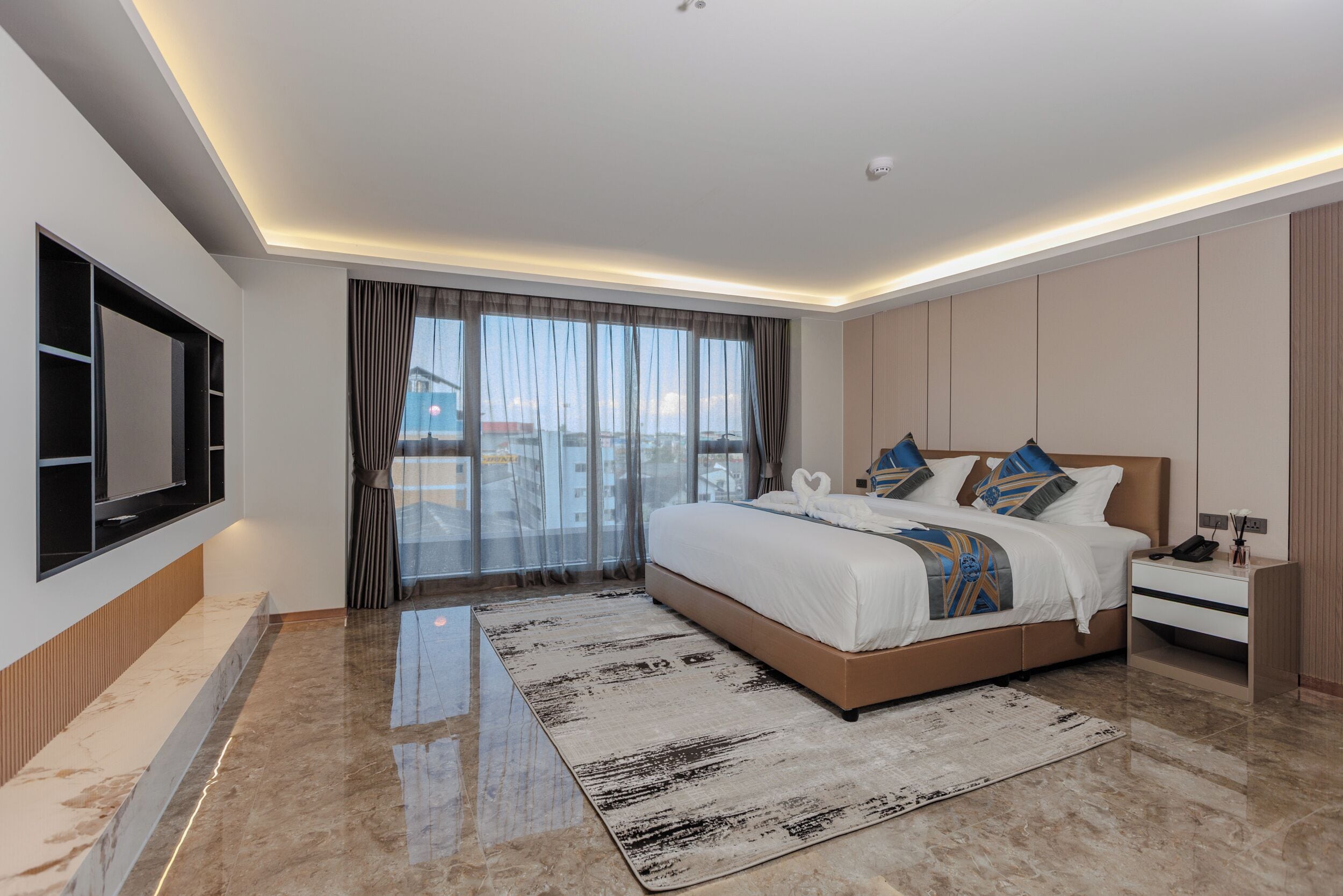 Classic Suite | Premium bedding, desk, laptop workspace, blackout drapes
