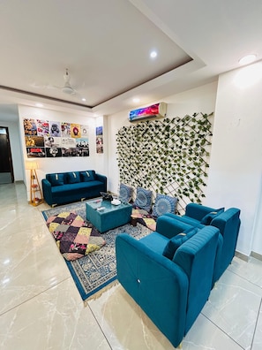 Interior - Spacious 4BHK Near IGI Airport | Near Metro & Yashobhoomi (Delhi)