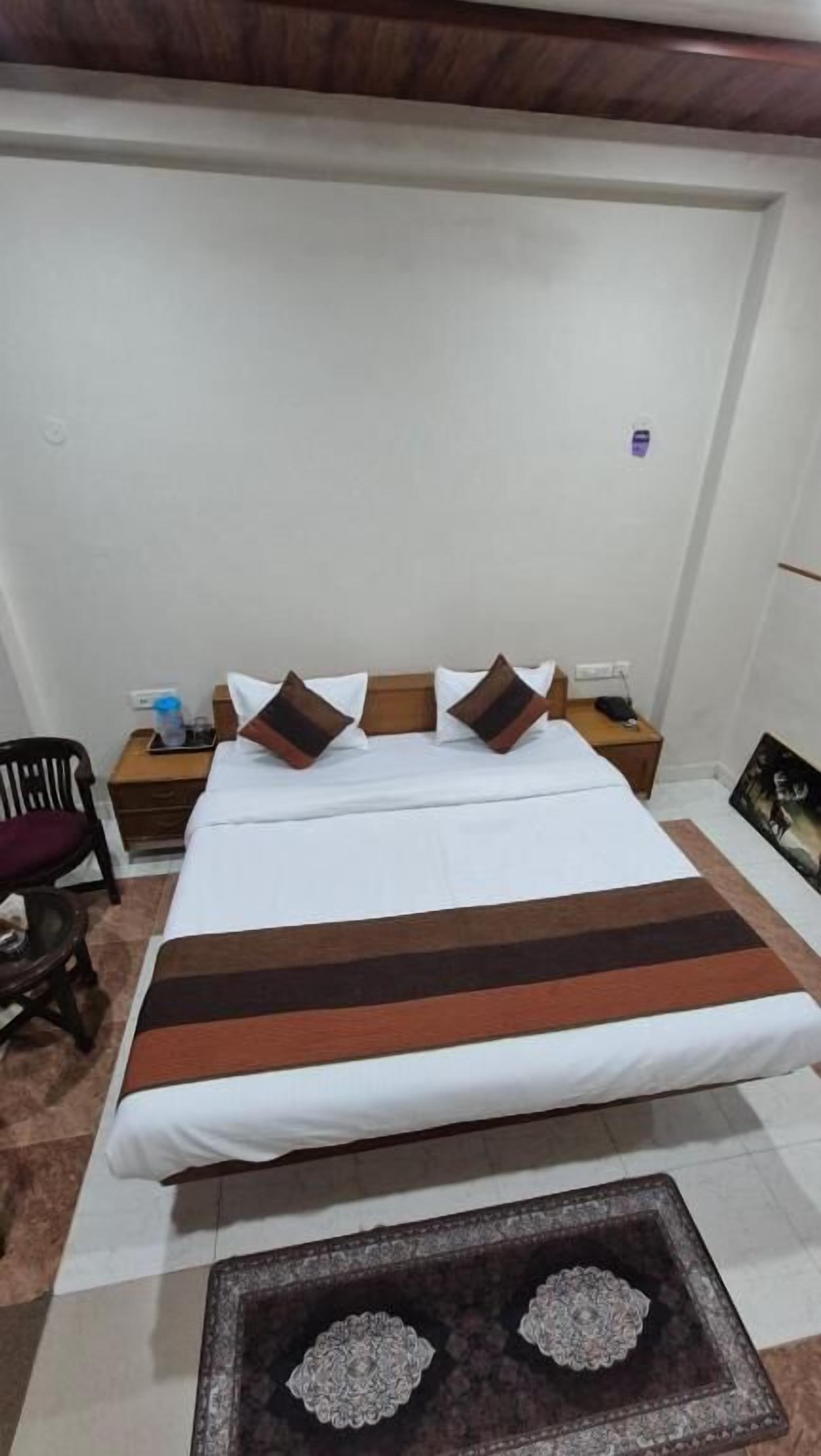 Family Room, Garden View | In-room safe, free WiFi