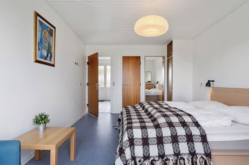 Sct. Knudsborg · Elegant apt 12D · Sea view & private beach · pets welcome