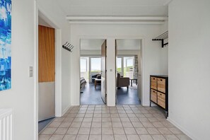 Interior - Sct. Knudsborg · Elegant apt 12D · Sea view & private beach · pets welcome (Middelfart)