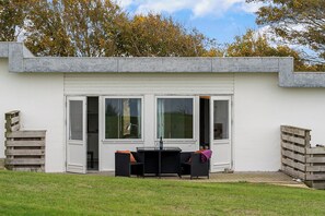 Terrace/patio - Sct. Knudsborg · Elegant apt 12D · Sea view & private beach · pets welcome (Middelfart)