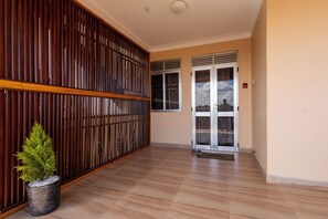 Interior - Modern 2-Bedroom Stay Near Kampala City & Latitude Hotel (Kampala)
