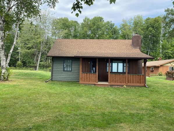 Exterior - Cozy 3-bedroom cabin with AC in tranquil Levering (Levering)