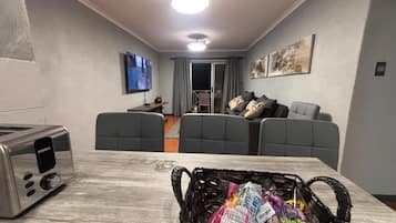Apartment, 2 Bedrooms, Balcony, Garden View | Interior