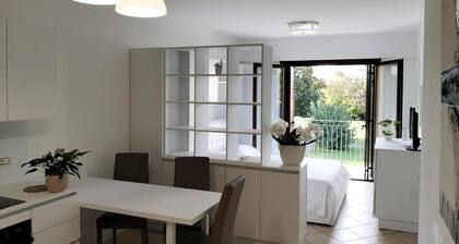 Apartment Opposite Spresiano Station: Venice and Prosecco Within Easy Reach