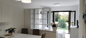Apartment Opposite Spresiano Station: Venice and Prosecco Within Easy Reach