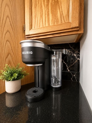 Kaffee und/oder Kaffeemaschine